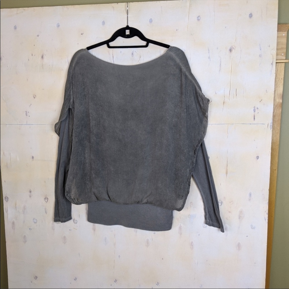 Classy women’s blouse!